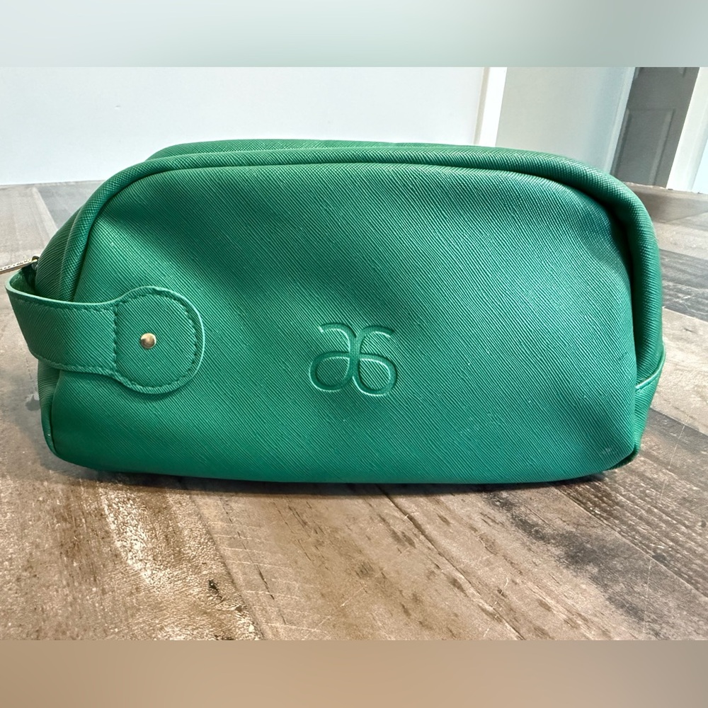 Arbonne Green Travel Cosmetic Makeup Bag Toiletry Zip Case Organizer
